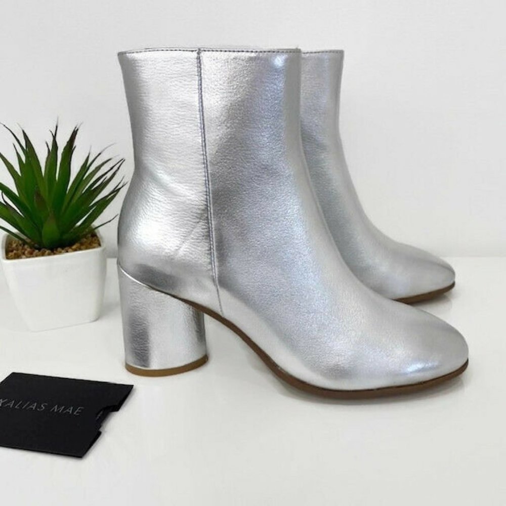 NEW Alias Mae Zulu Silver Leather Metallic Bootie 